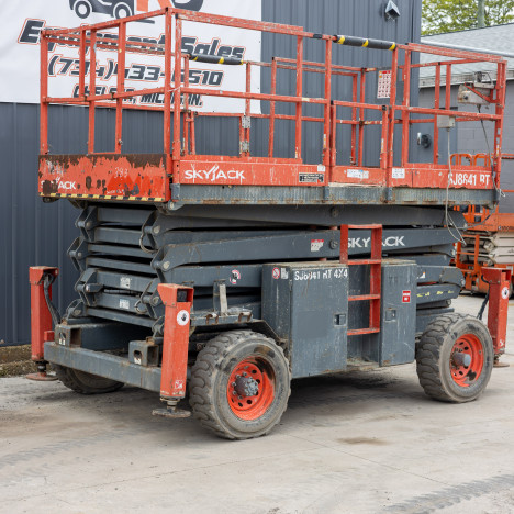 https://pub.imanpro.net/kdequip/photo/5230/fSi5W_3544 Skyjack-2.jpg